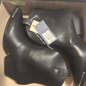 Universal Thread Henley Ankle Boots
